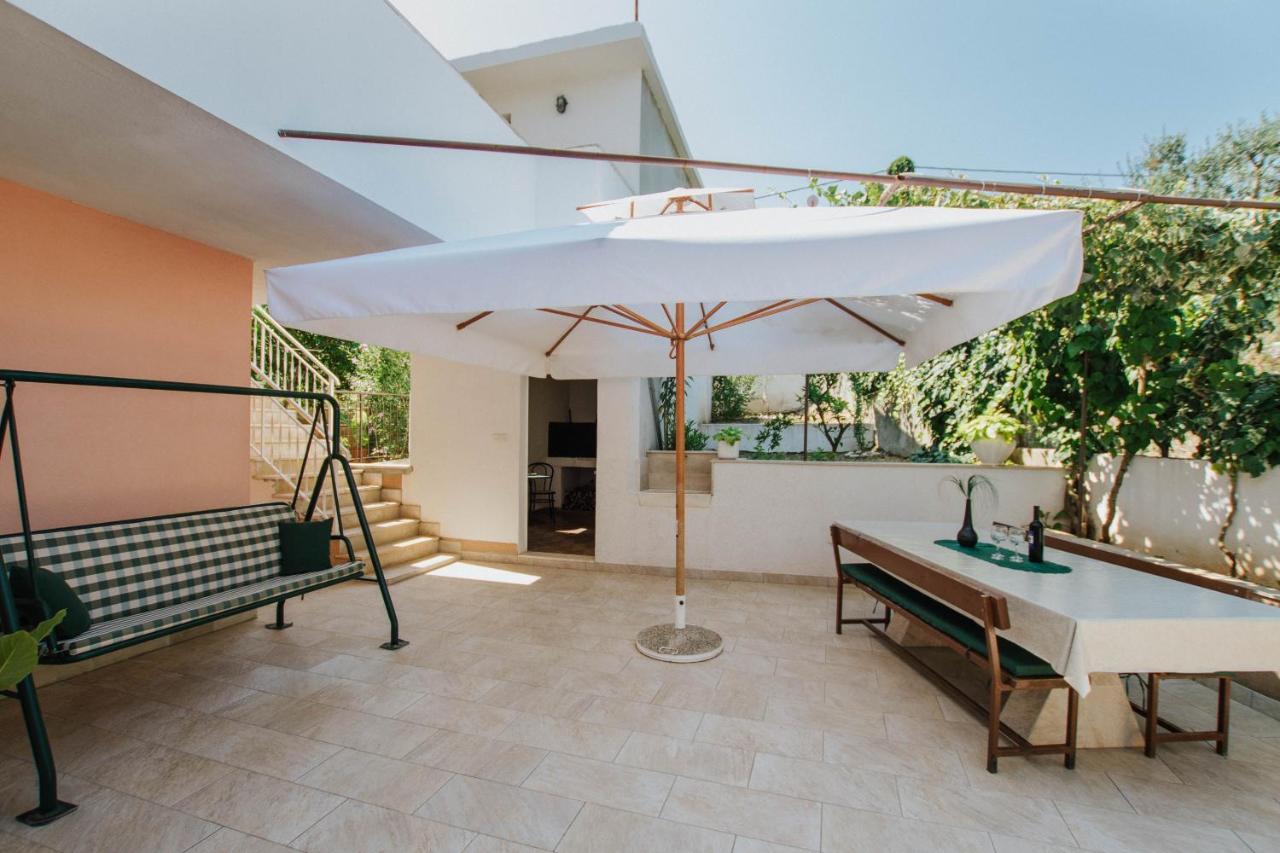 Apartments By The Sea Arbanija, Ciovo - 1085 Trogir Buitenkant foto